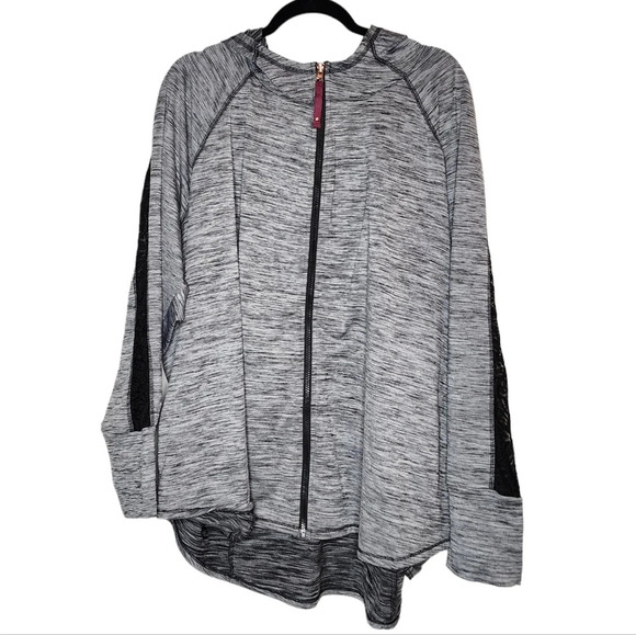 Maurices in motion active jacket. Plus Size 4. - Picture 9 of 16